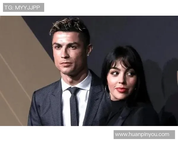 足球巨星C罗的情感历程与浪漫故事全揭秘